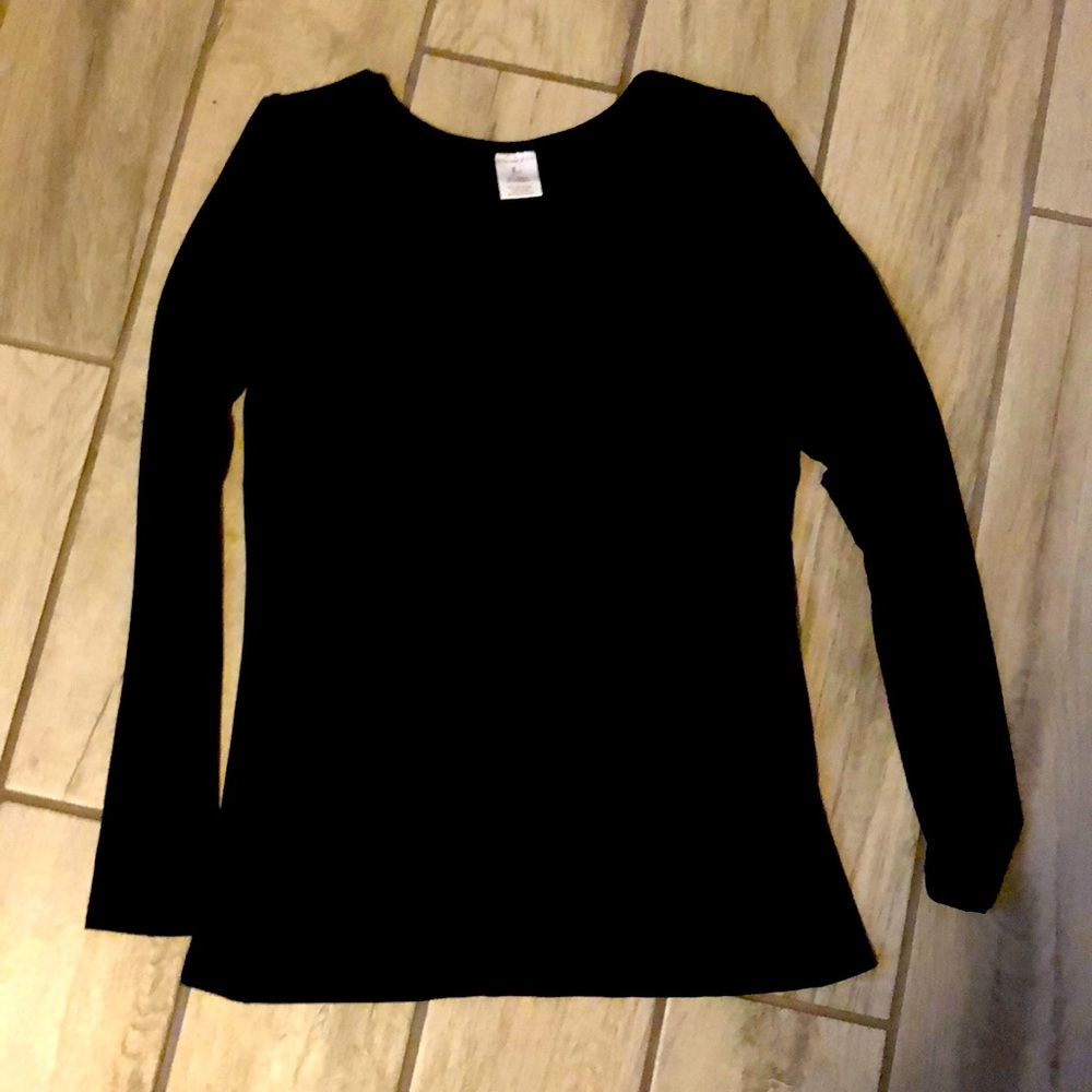 Black long sleeved tee